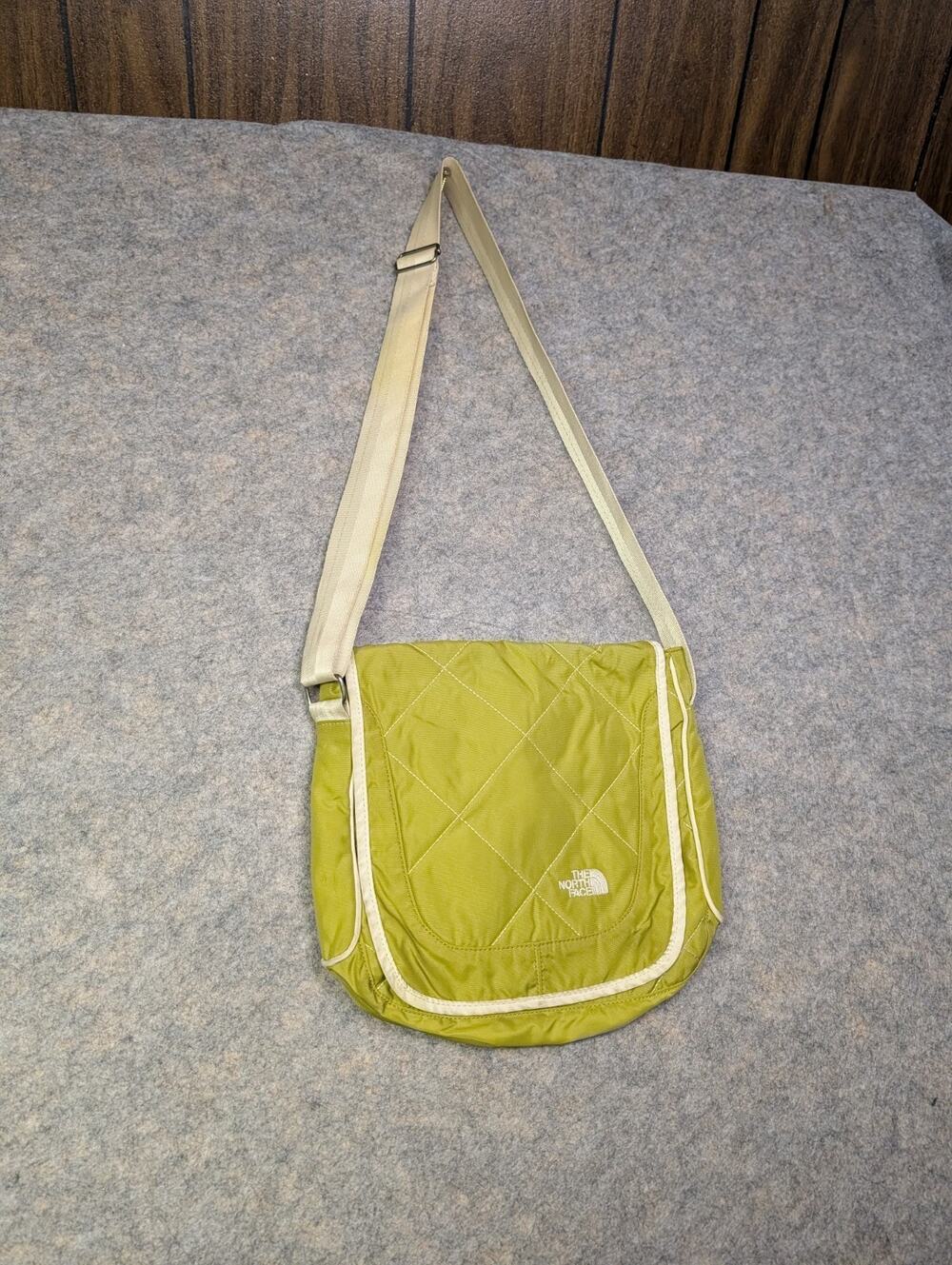 The North Face Green Quilted Nylon Adjustable Strap Messenger Bag Purse
